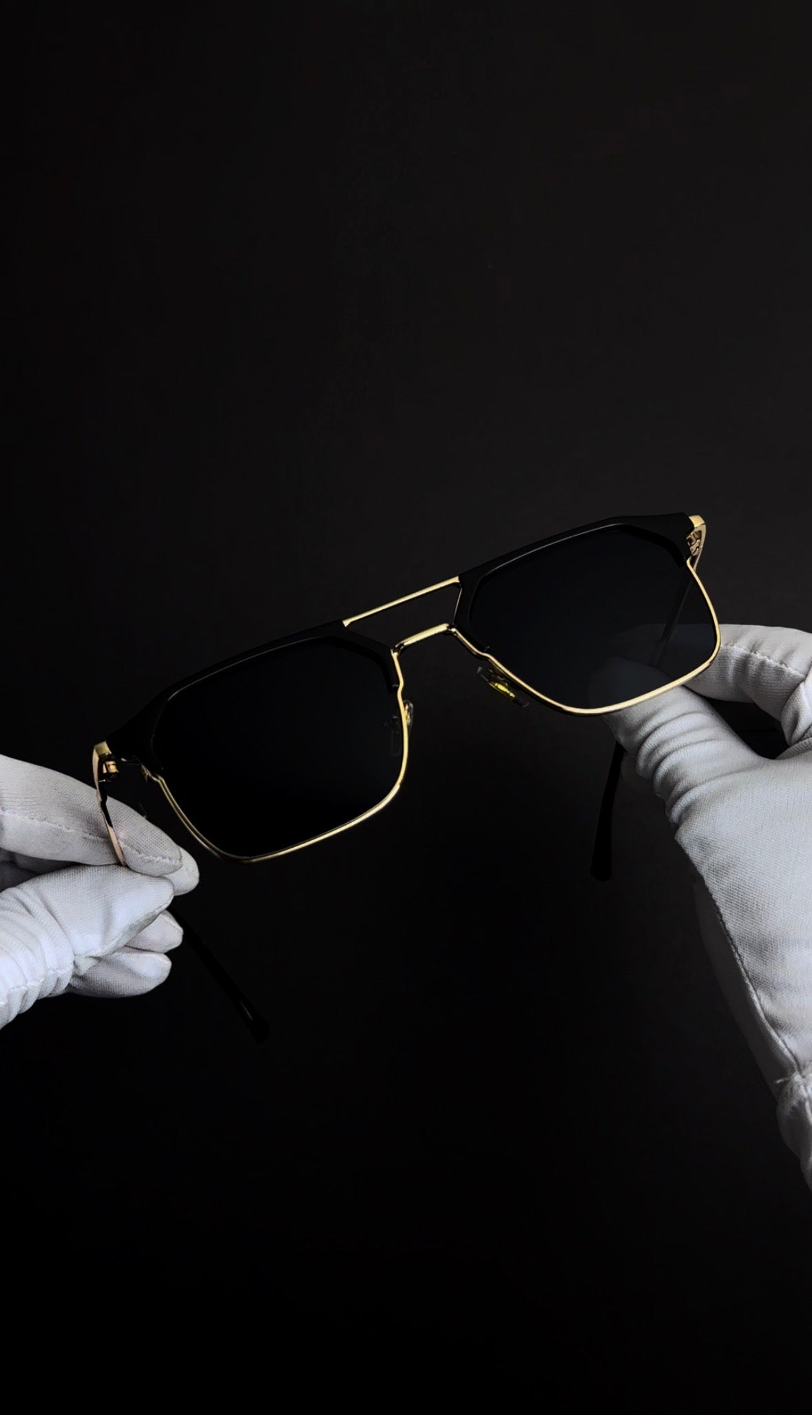 Seen Gold-Black