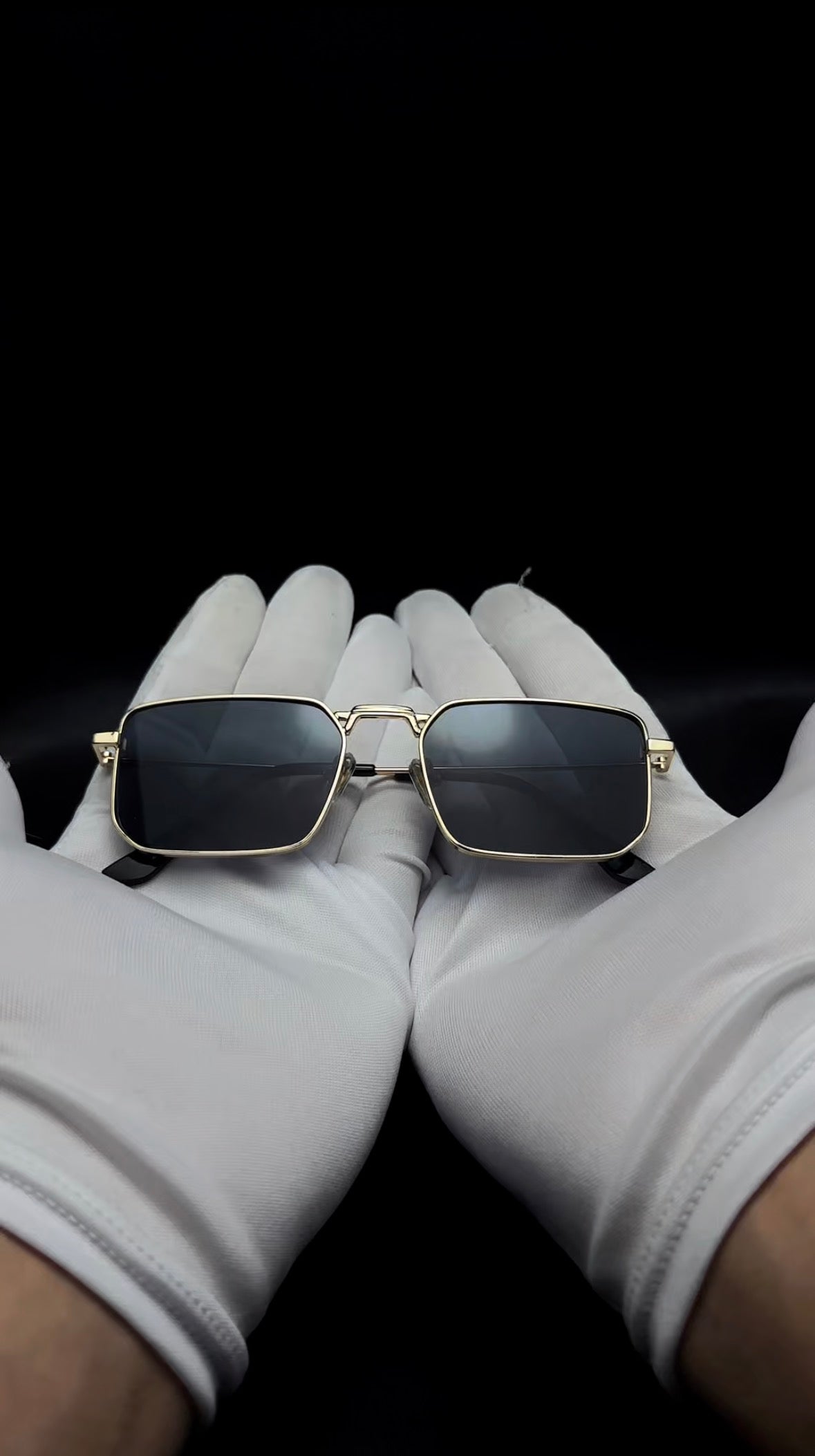 Slaw Black-Gold