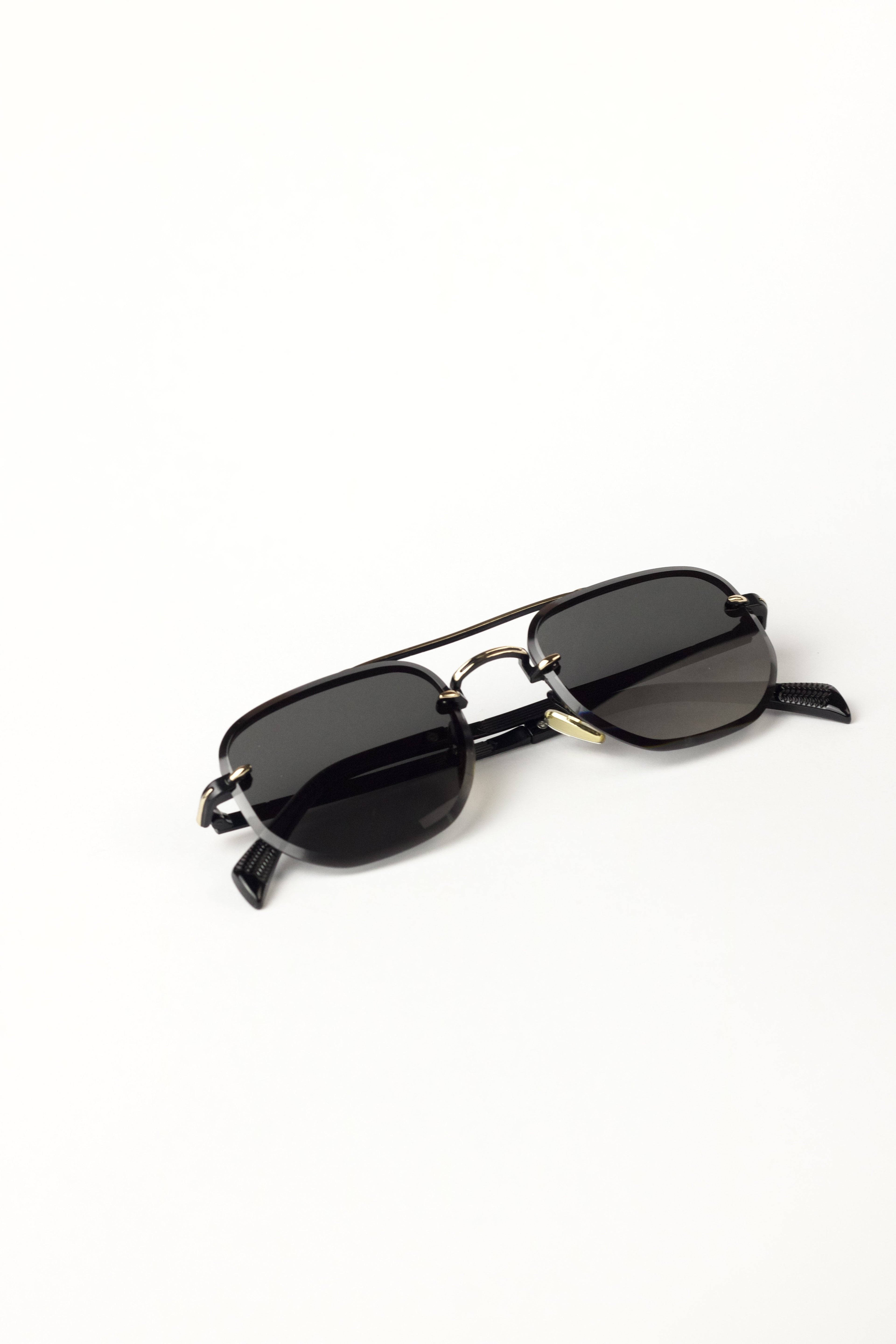 Nico Gold-Black
