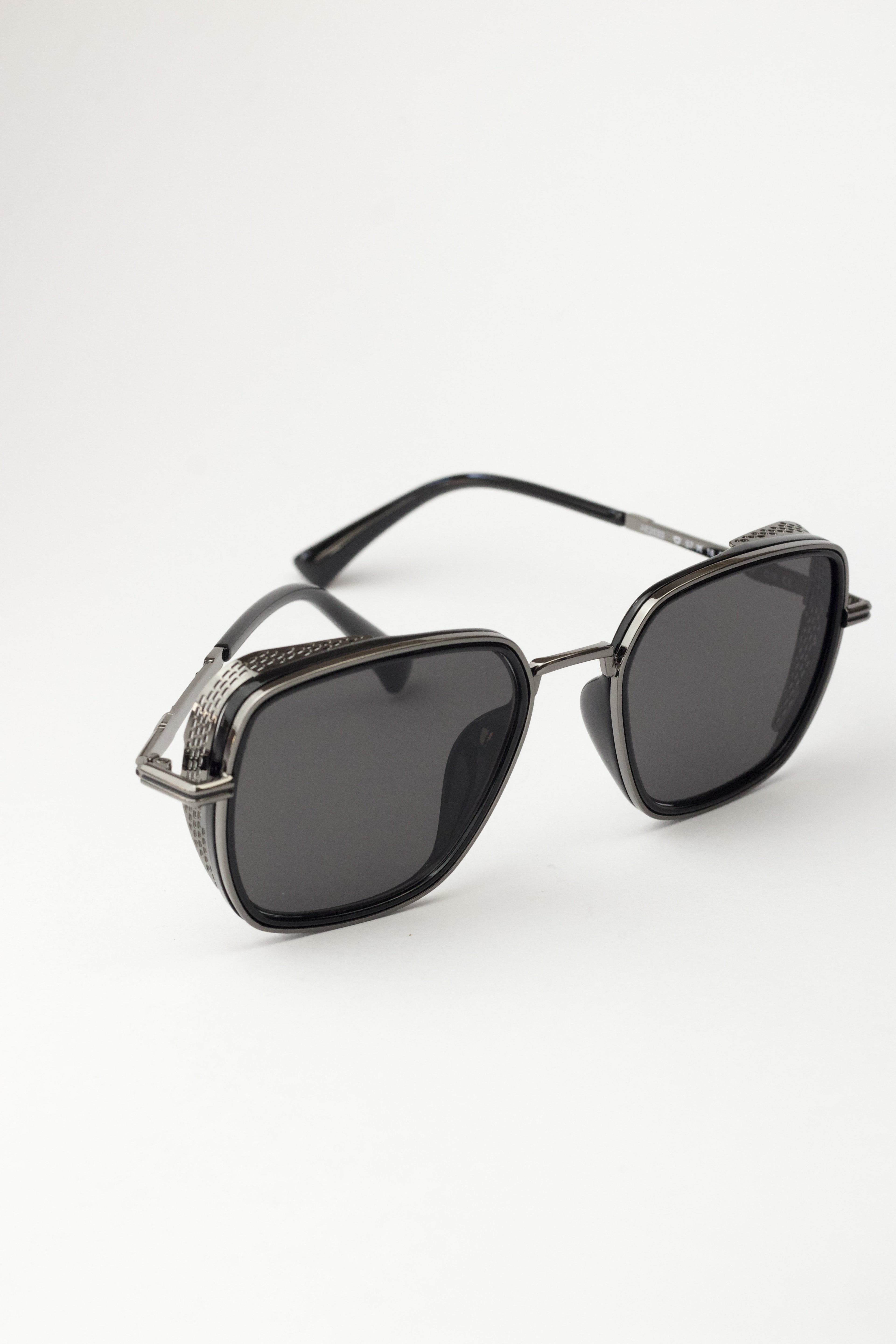 Loopy Black