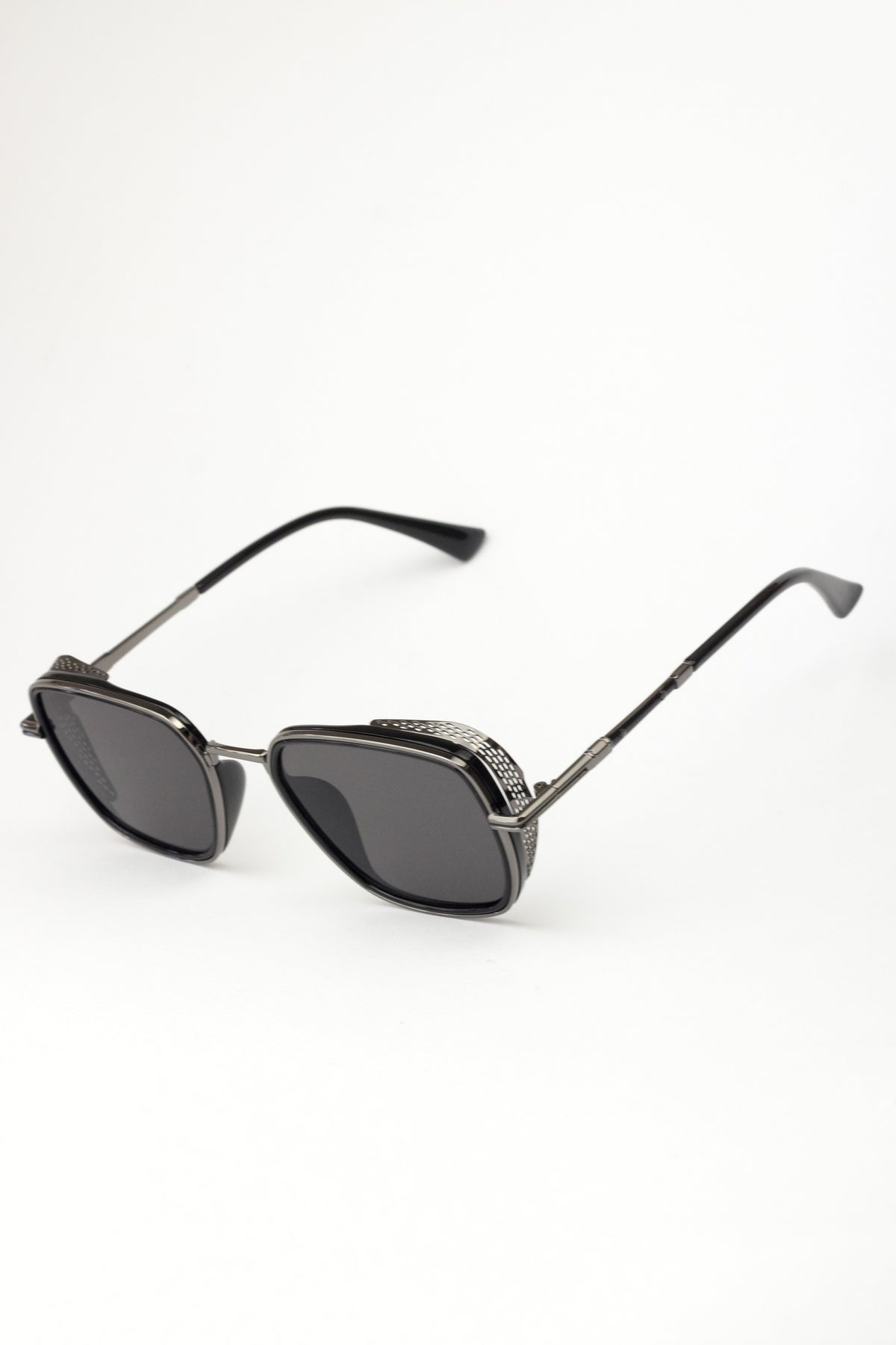 Loopy Black