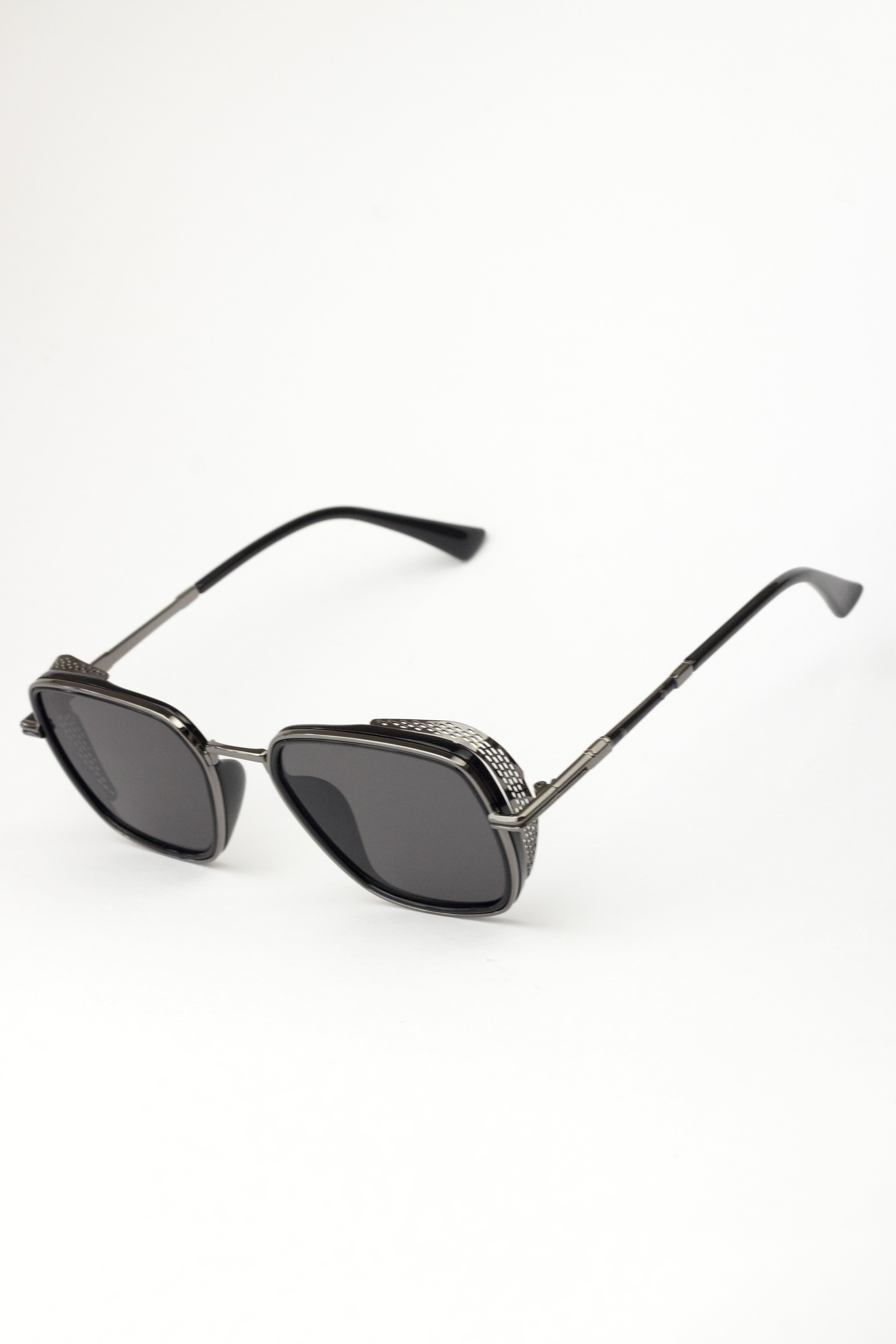 Loopy Black