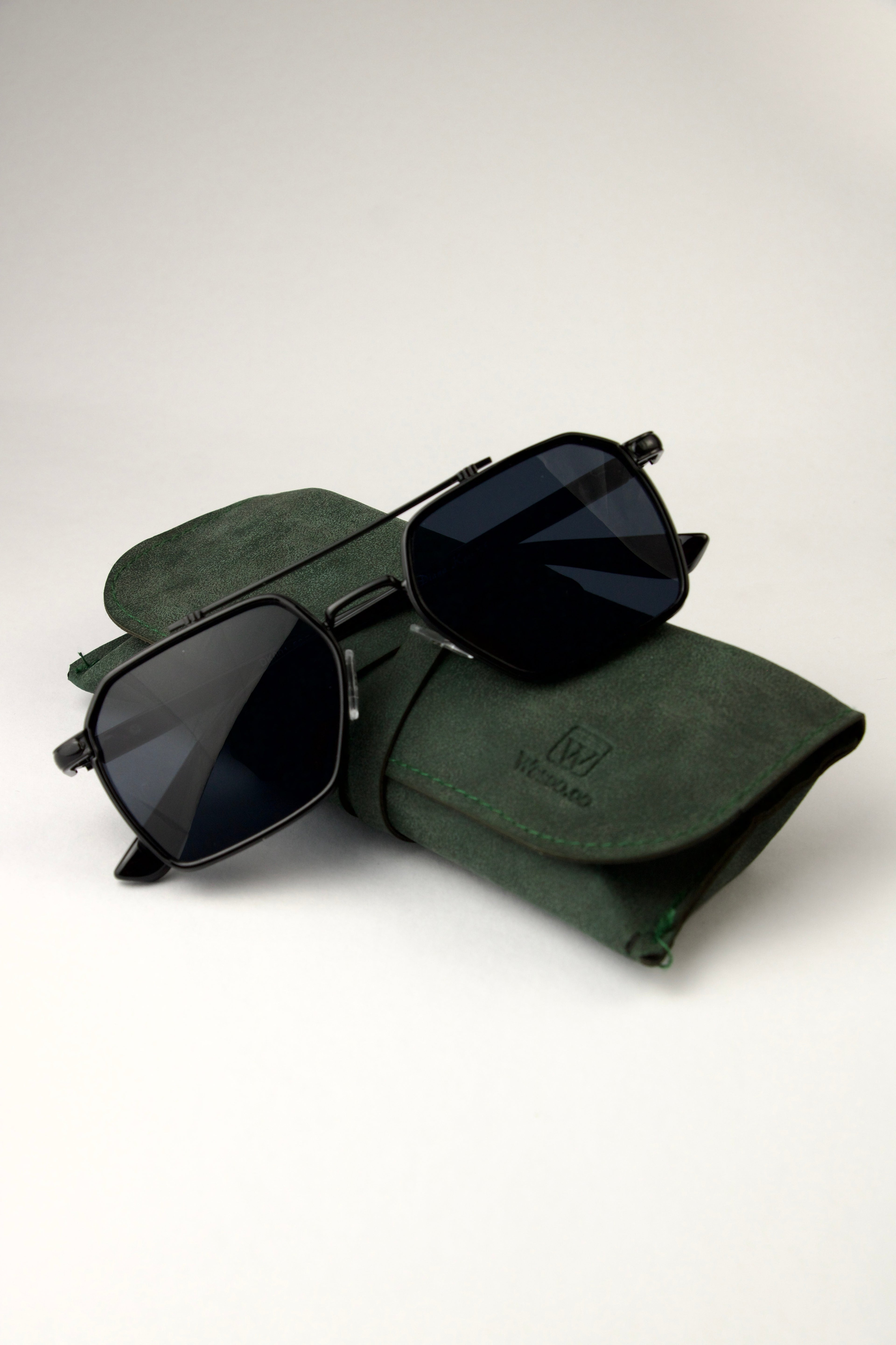 Vallen Gold-Black